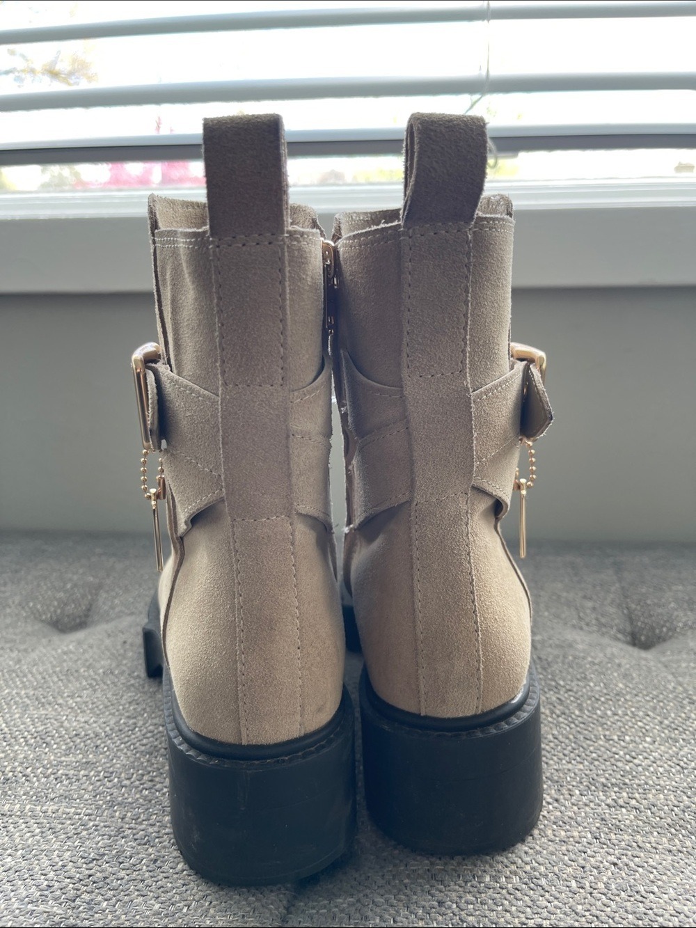 GUC Coach Lacey Suede Bootie Size 7.5 Retail $275 - Picture 5 of 11